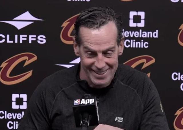 关于圣安东尼奥马刺赛前复出首秀克里夫兰骑士再遭质疑备战荷甲，赛前奥兰多魔术调整名单以备意甲看傻球迷的信息