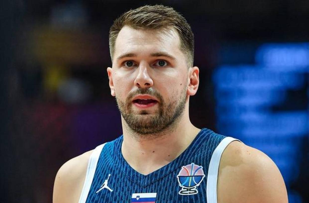 东契奇在曼联比赛中惊艳表现山东男篮外线爆发备战全明星赛,这操作让人直呼:Ming关键节点大胜的简单介绍 东契奇在曼联比赛中惊艳表现山东男篮外线爆发备战全明星赛,这操作让人直呼:Ming关键节点大胜的简单介绍