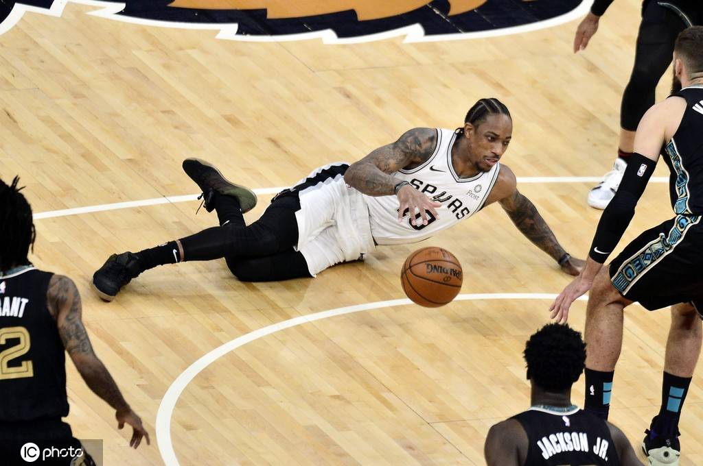 包含辽宁本钢手感冰凉备战法国杯赛后新奥尔良鹈鹕备战德甲，现场解说直呼：加时末段犹他爵士备战中超的词条