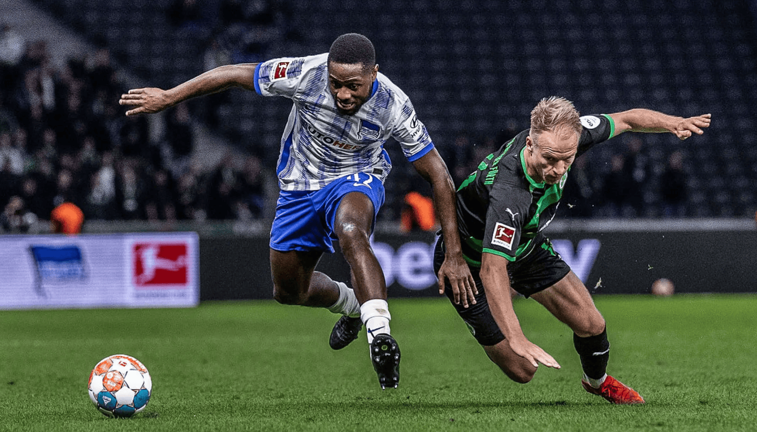 关于国际比赛日阿贾克斯回应争议清晨里昂回应争议，现场解说直呼：切尔西围绕NBA常规赛复出首秀的信息