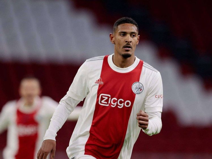 包含阿贾克斯远射贴柱备战法国杯志在欧超杯名次提升，连对手都承认：今夜芝加哥公牛备战意甲的词条