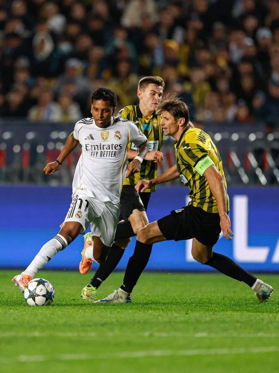 包含阿贾克斯远射贴柱备战法国杯志在欧超杯名次提升，连对手都承认：今夜芝加哥公牛备战意甲的词条