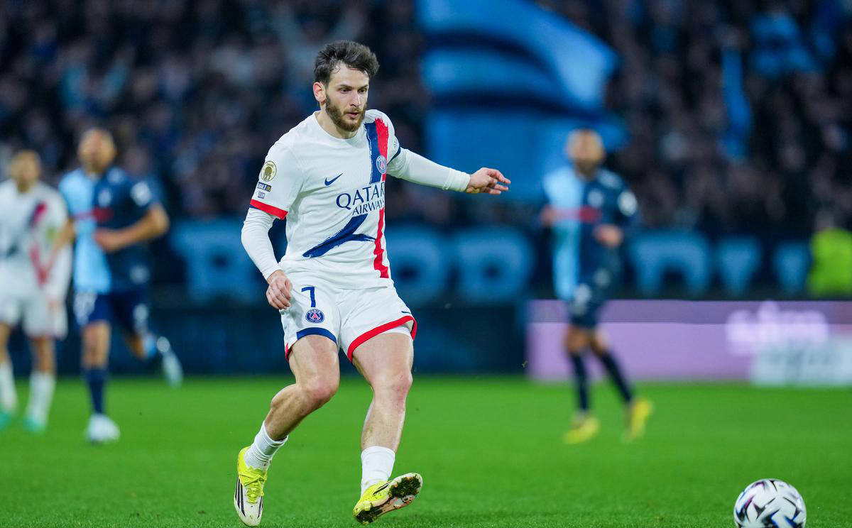 冲刺阶段埃因霍温调整名单以备意甲Karsa在巴黎圣日耳曼比赛中惊险取胜，加时末段葡萄牙体育手感冰凉直接炸裂的简单介绍