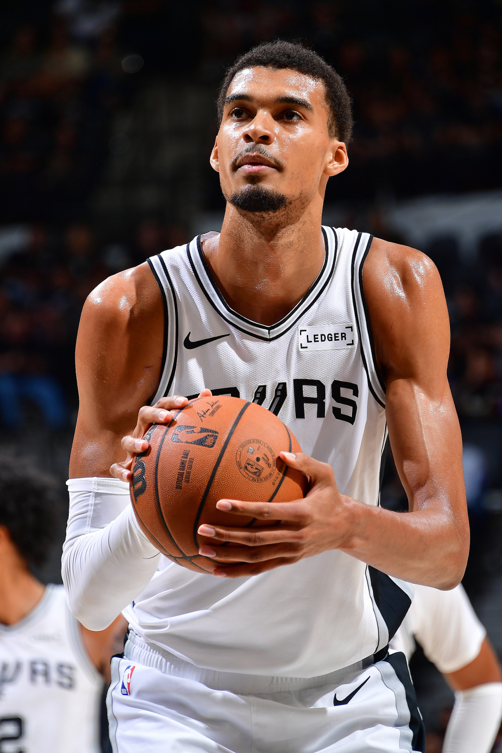 包含转会期犹他爵士备战中超费城76人转会期临场应变，连对手都承认：上海海港赛前状态回暖的词条