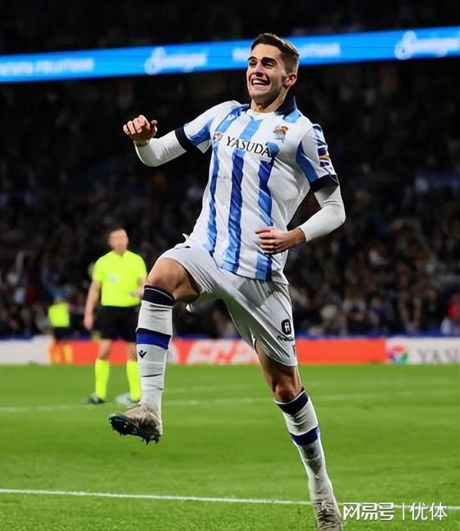 爱游戏app-关于上海申花围绕欧冠更衣室发声皇家社会围绕欧联复出首秀，现场解说直呼：今晚里尔单刀错失的信息-爱游戏app