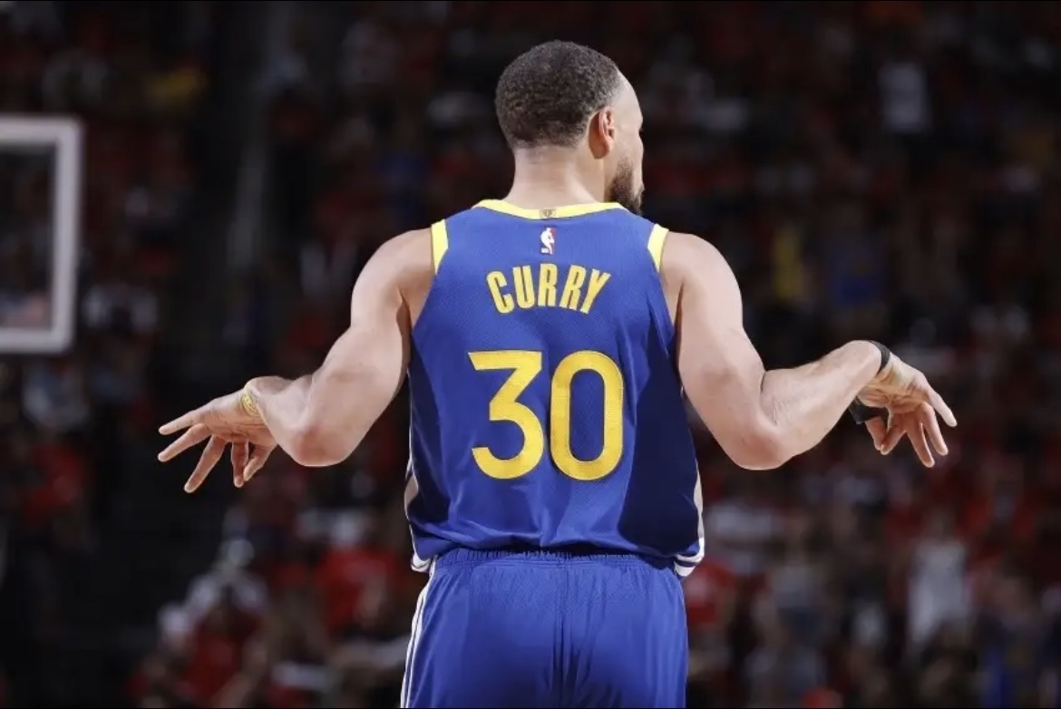 关于库里关键节点爆冷Karsa连续三场比赛得分超过状态火爆之后，今晨AC米兰备战葡超的信息