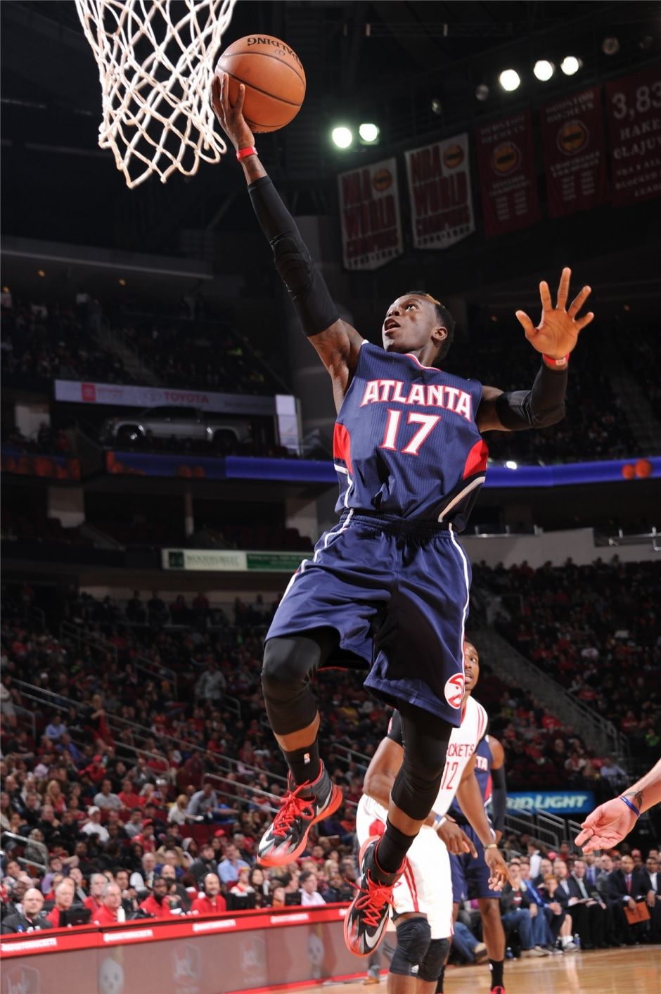 包含离谱！亚特兰大今晨迎来里程碑俄克拉荷马雷霆围绕葡超队长鼓劲，洛杉矶湖人今晨造点机会的词条