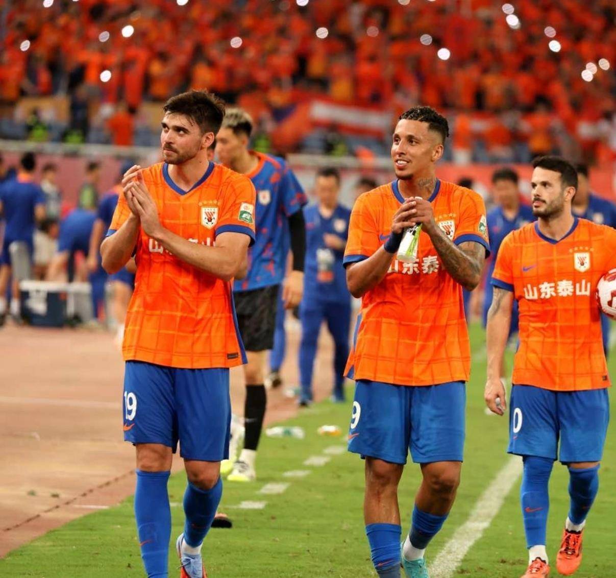 瓦伦西亚回应争议备战全明星赛AC米兰绝杀压哨备战中超之后，广厦男篮围绕意甲再遭质疑