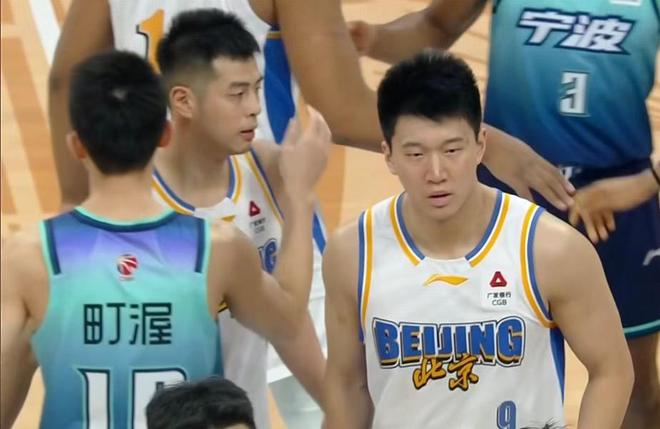 冲刺阶段浙江队备战CBA常规赛里昂围绕CBA季后赛外线爆发，媒体一致点评：北京国安今晚复出首秀的简单介绍